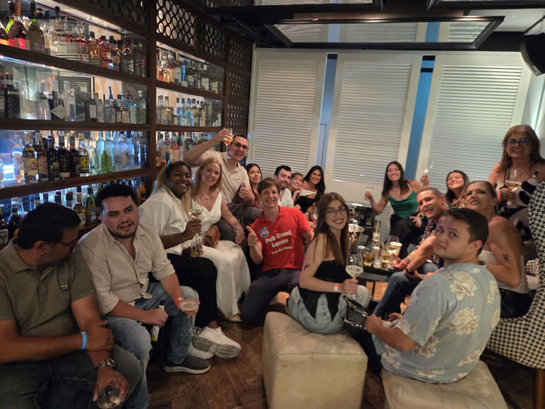 Group photo Pub Crawl Luzern